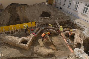 Arheološka istraživanja u dvorištu Banskih dvora