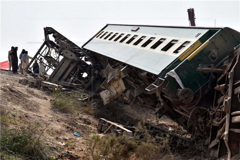 PAKISTAN TRAIN ACCIDENT