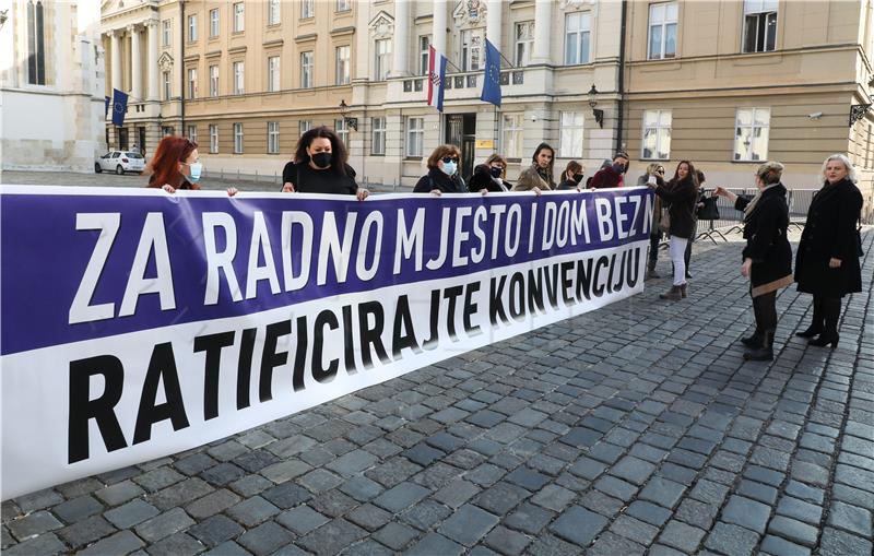 Konferencija za medije sindikata žena na Trgu sv. Marka