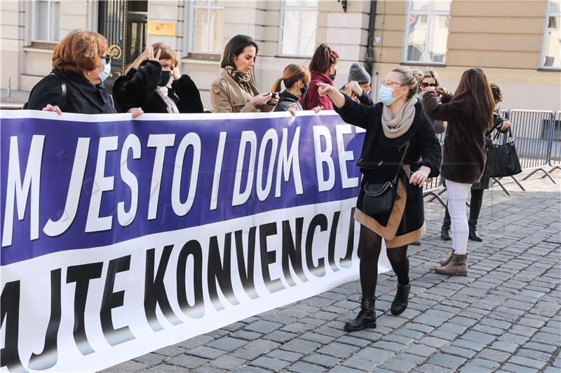 Konferencija za medije sindikata žena na Trgu sv. Marka