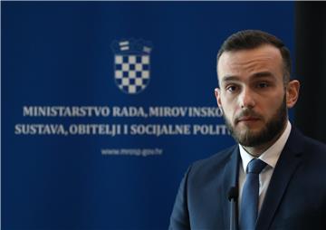 Ministar Aladrović uručio ugovore društvenim poduzetnicima