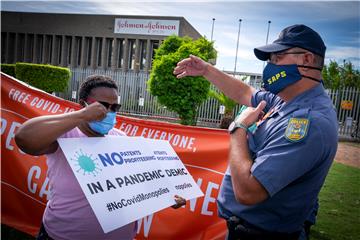 SOUTH AFRICA PANDEMIC CORONAVIRUS VACCINE PROTEST