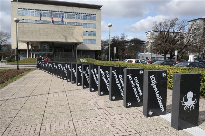 Zelena akcija organizirala akciju za pokretanje kampanje "Dosta je“ Izađi na izbore!“