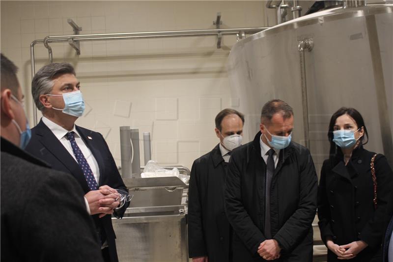 PM visits Dairy Research and Development Centre in Virovitica