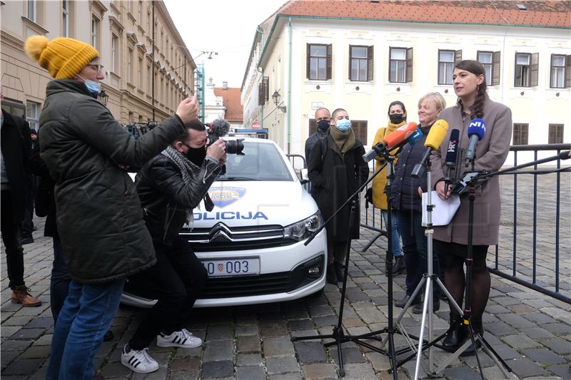 Civilne humanitarne organizacije ispred Banskih dvora