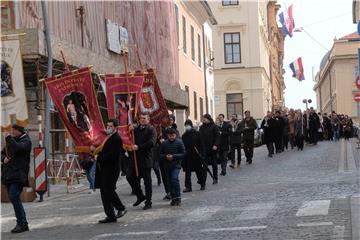 Bozanić predvodio misu na završetku korizmene procesije