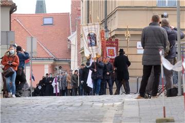 Bozanić predvodio misu na završetku korizmene procesije