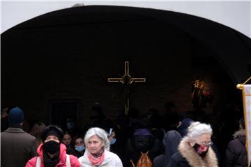 Bozanić predvodio misu na završetku korizmene procesije