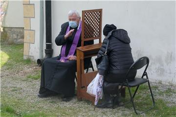 Bozanić predvodio misu na završetku korizmene procesije