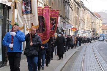 Bozanić predvodio misu na završetku korizmene procesije