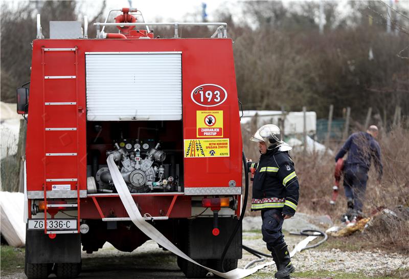 Eksplozija i požar kamina u Prigorskoj, jedna osoba u bolnici