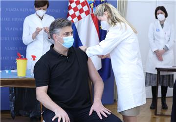 Cijepili se Plenković, Jandroković i Beroš