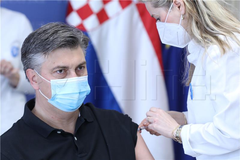 Cijepili se Plenković, Jandroković i Beroš