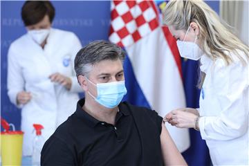 Cijepili se Plenković, Jandroković i Beroš