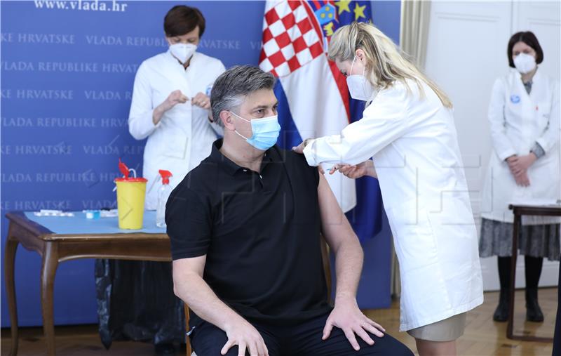 Cijepili se Plenković, Jandroković i Beroš