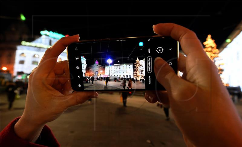 Trećina mladih pokazuje znake ovisnosti o mobitelima