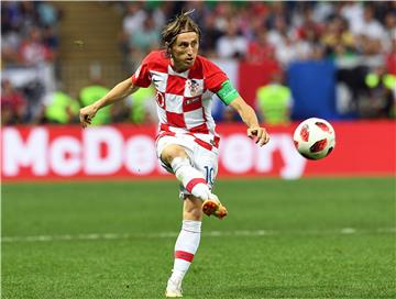 Modrić dostigao Srnu