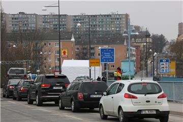 Poljska će pooštriti mjere za suzbijanje pandemije