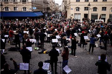 FRANCE CULTURE PROTEST PANDEMIC COVID19 CORONAVIRUS