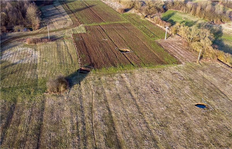 Urušne ponikve oko Mečečana su stara pojava, a potres ju je samo ubrzao