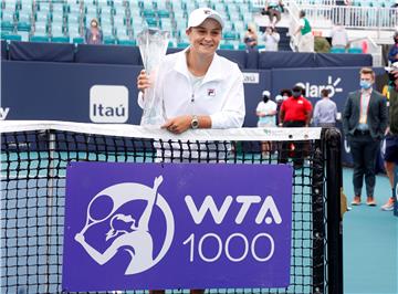 WTA Miami: Barty predajom Andreescu do obrane naslova