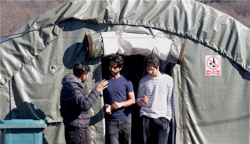 Coronavirus spreading among illegal migrants in Bosnia