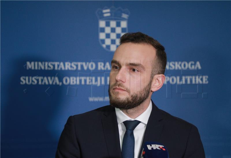 Ministar Aladrović s predstavnicima socijalnih radnika i psihologa