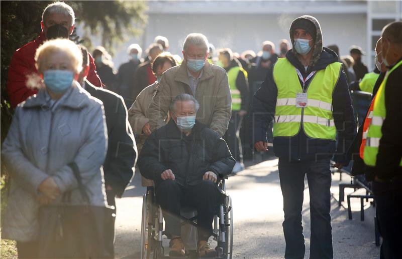 Početak masovnog cijepljenja protiv koronavirusa na velesajmu