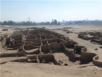 EGYPT ARCHEOLOGY LUXOR LOST GOLDEN CITY