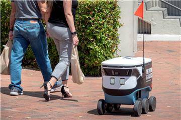 USA TECHNOLOGY SELF DRIVING DELIVERY ROBOT