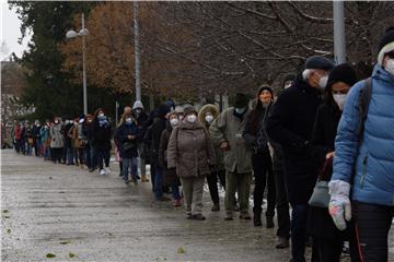 Policija uhitila 14 ljudi na prosvjedima protiv korona mjera u Beču