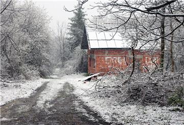 U Bjelajcima kod Pakraca pušteni u rad fotonaponski sustavi četiri kućanstva