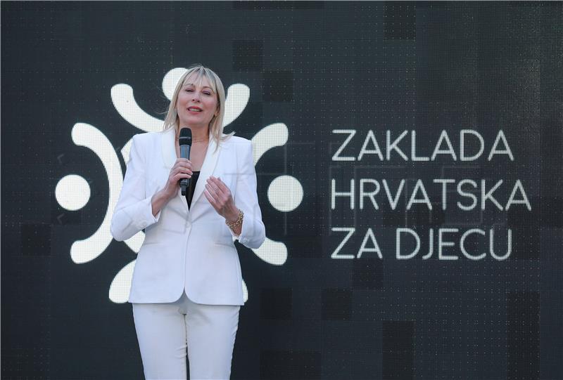 Projekt Zaklade „Hrvatska za djecu“ Moja maturalna večer