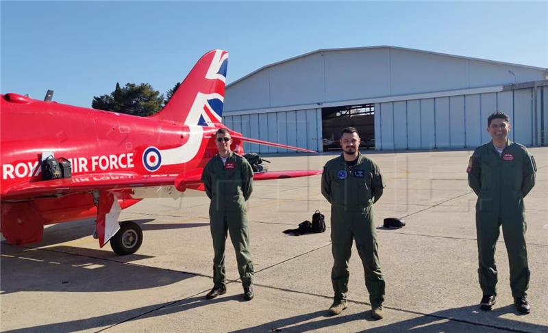 Royal Air Force Aerobatic Team visits Croatia's Krila Oluje pilots