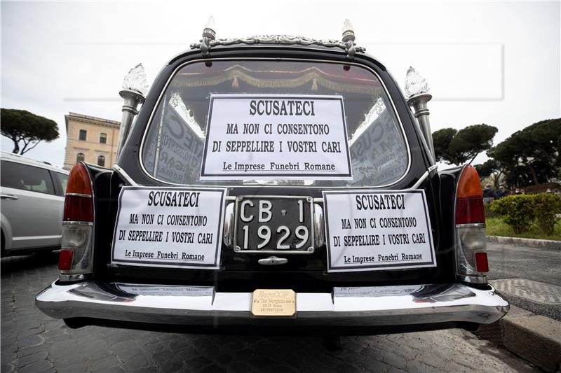 ITALY CORONAVIRUS PANDEMIC COVID19 FUNERALS PROTEST