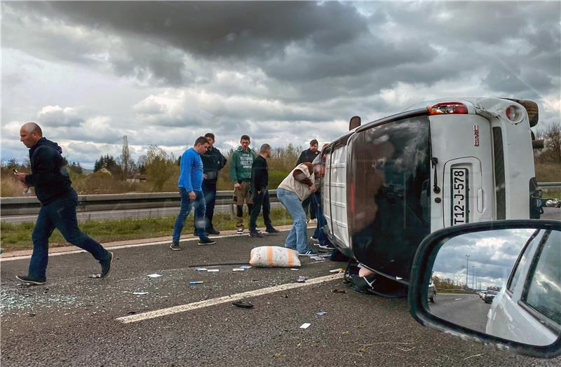 Prometna nesreća na autocesti Zagreb - Karlovac