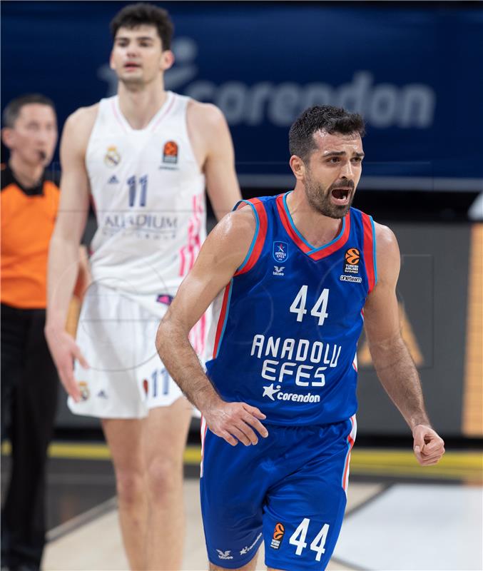 Euroliga: Anadolu Efes - Real Madrid 90-63