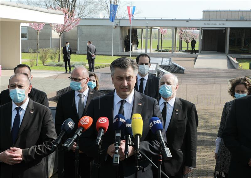 Plenković: Osuđujemo zločine nad Romima počinjene za vrijeme NDH