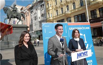 Tiskovna konferencija Zvonimira Troskota