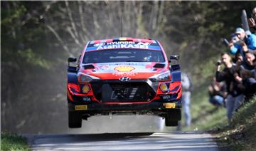 Croatia Rally: Neuville vodi nakon prvog dana, Ogier drugi