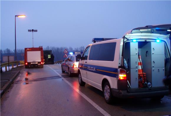 Kod Knina poginula dvojica vozača, putnik zadobio ozljede opasne za život