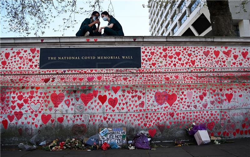 BRITAIN CORONAVIRUS NATIONAL COVID MEMORIAL WALL