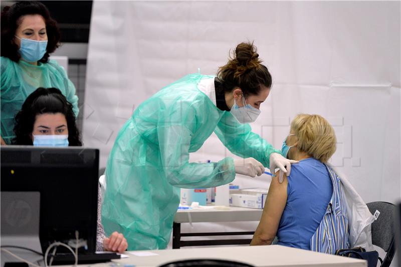 HZJZ: U bazu e-Cijepih od nedjelje do ponedjeljka upisano 3.120 utrošenih doza