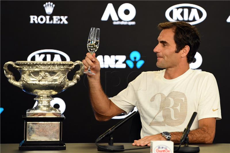 Federer na aukciju stavlja svoje grand slam memorabilije