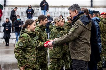 Knin: Uručenje beretki pripadnicima 3. mehanizirane bojne Pauci