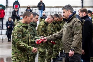 Knin: Uručenje beretki pripadnicima 3. mehanizirane bojne Pauci