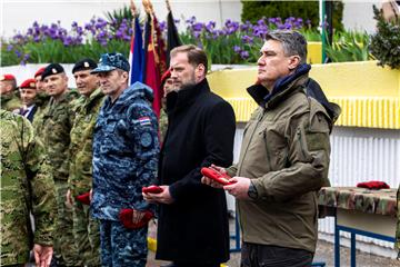 Knin: Uručenje beretki pripadnicima 3. mehanizirane bojne Pauci