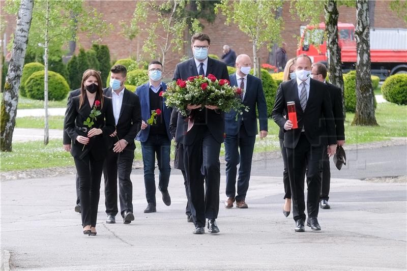 SDP obilježio godišnjicu Račanove smrti na Mirogoju