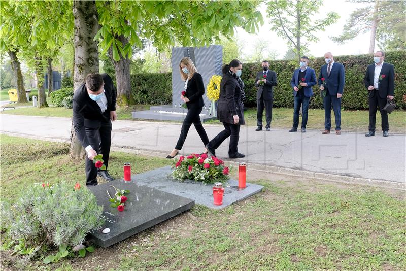 SDP obilježio godišnjicu Račanove smrti na Mirogoju