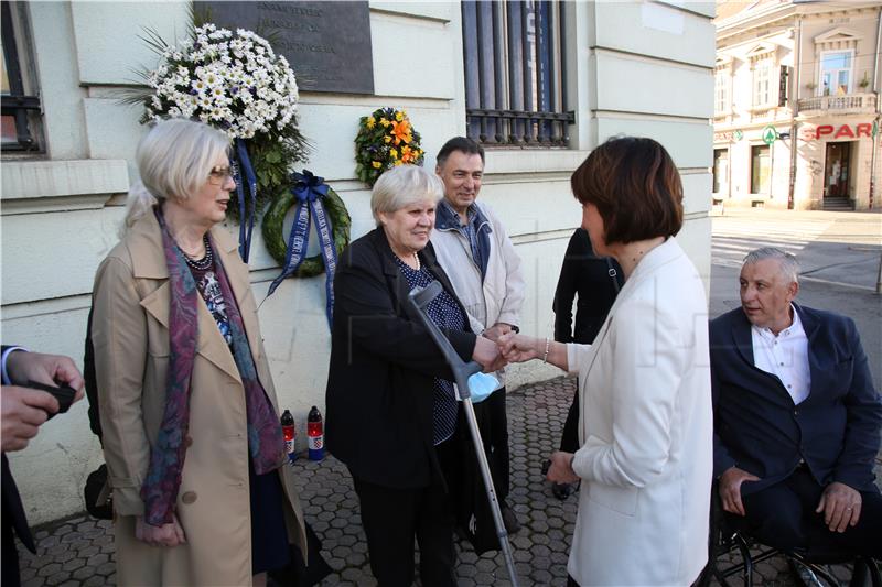 Pavičić Vukičević odala počast civilima stradalima prilikom raketiranja Zagreba